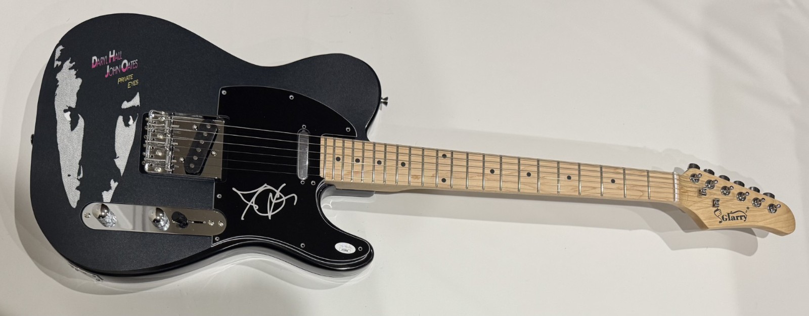 JOHN OATES SIGNED CUSTOM PRIVATE EYES ELECTRIC GUITAR HALL & OATES JSA COA