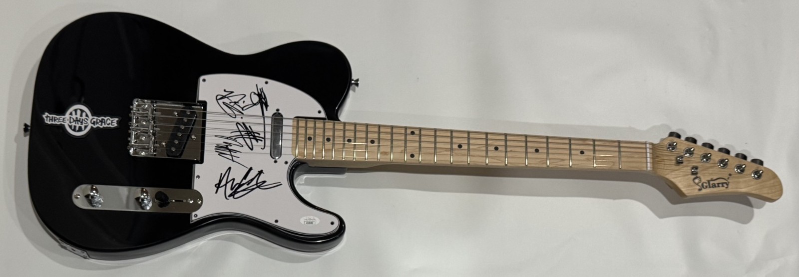 THREE DAYS GRACE SIGNED GUITAR ADAM GONTIER NEIL BARRY BRAD MATT ALL 5 JSA COA