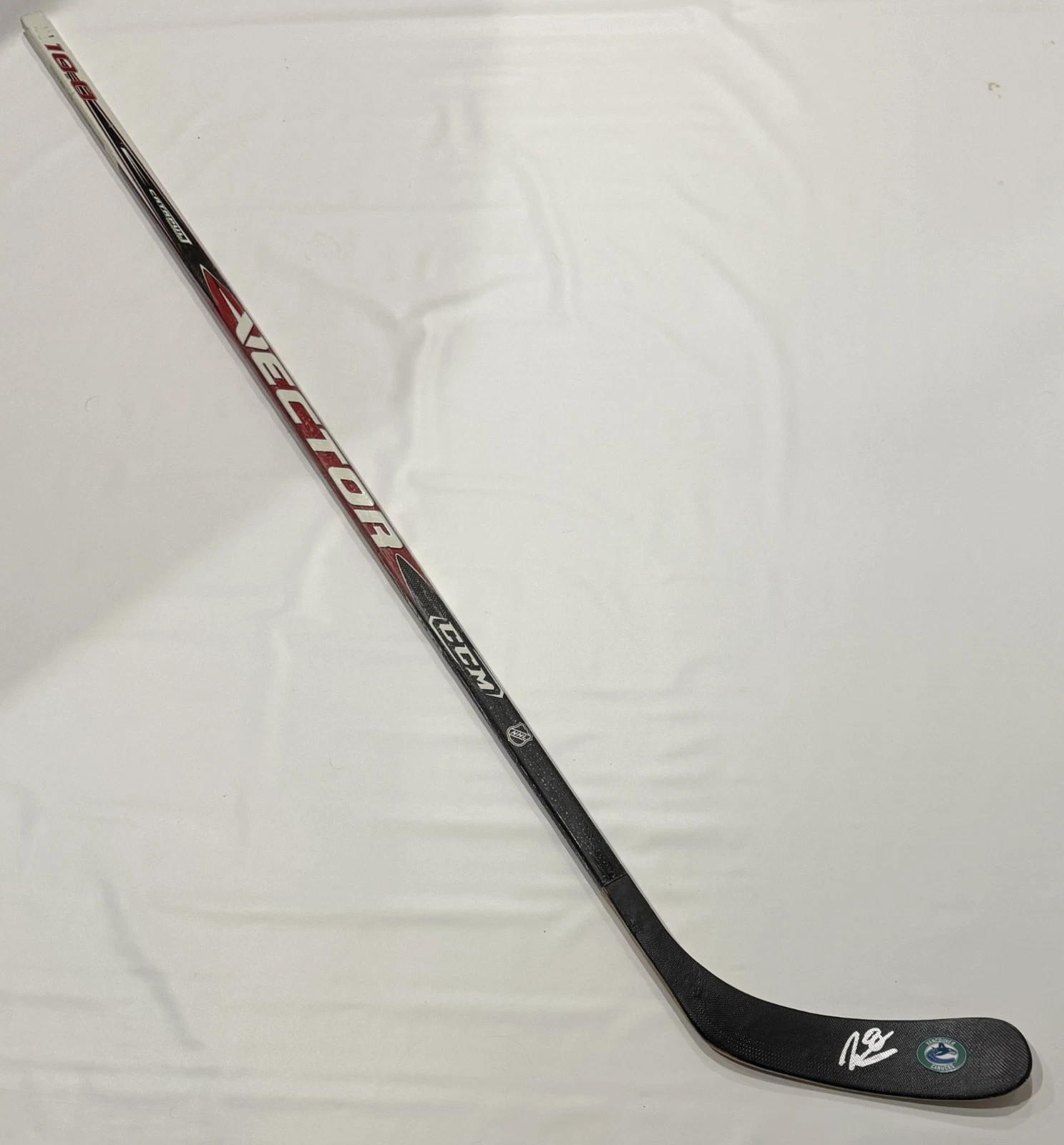 ZEEV BUIUM SIGNED FULL SIZE HOCKEY STICK VANCOUVER CANUCKS