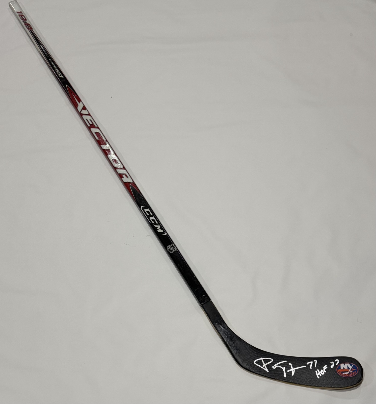 PIERRE TURGEON SIGNED FULL SIZE HOCKEY STICK NEW YORK ISLANDERS HOF