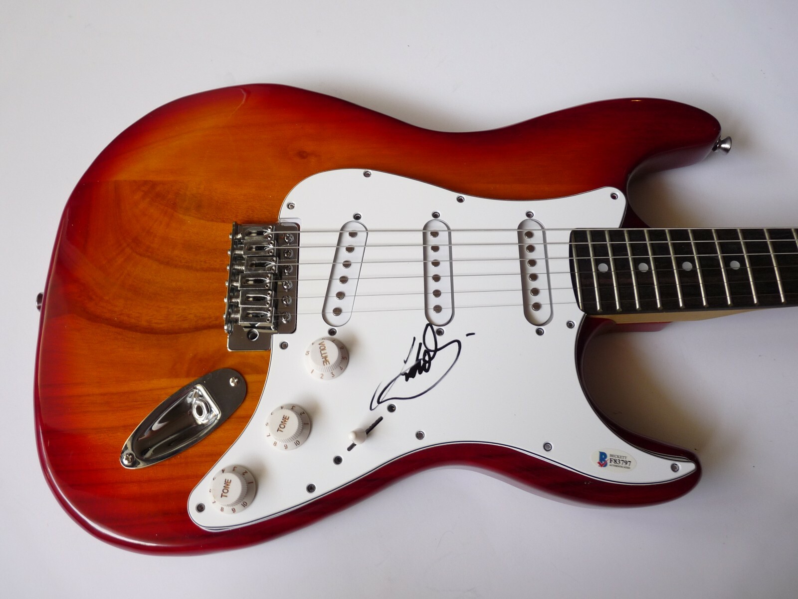John Sykes Whitesnake Signed Autographed Guitar Beckett Certified