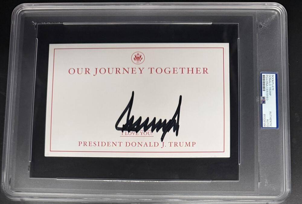 Donald Trump Signed Autograph USA President PSA/DNA COA Encapsulated 7x9 Cut A