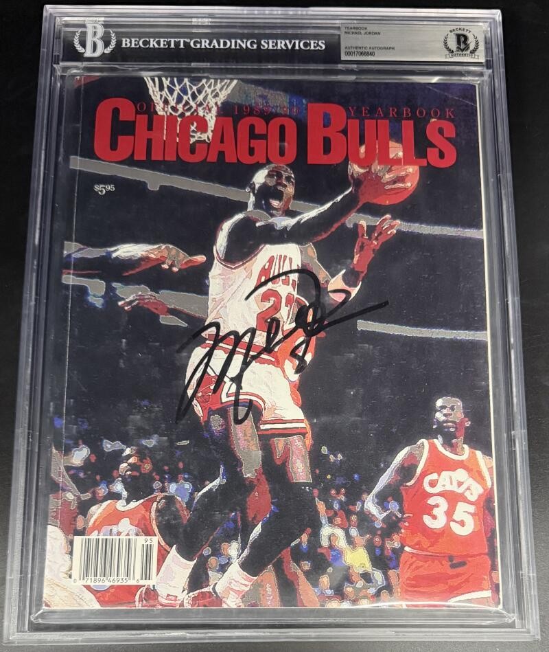 Michael Jordan Chicago Bulls Signed Autograph Beckett COA Encapsulated Magazine