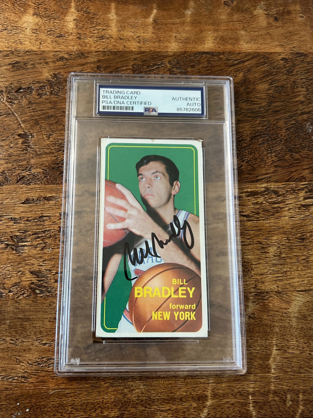 Bill Bradley IP Signed 1970 Topps Card Psa Dna Coa Slab Autographed Knicks