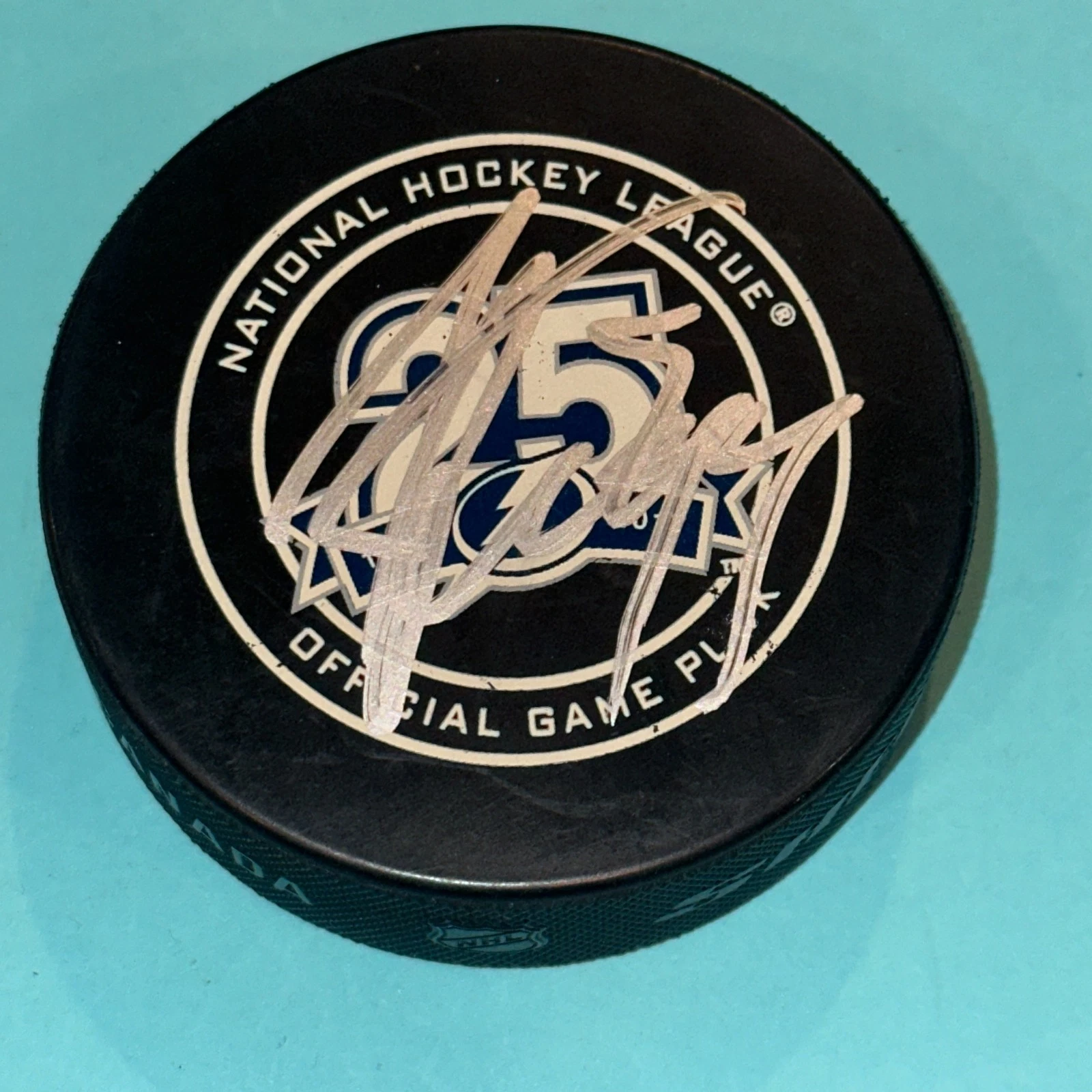 STEVEN STAMKOS Signed Tampa Bay LIGHTNING 25th Official GAME Puck Beckett (BAS)
