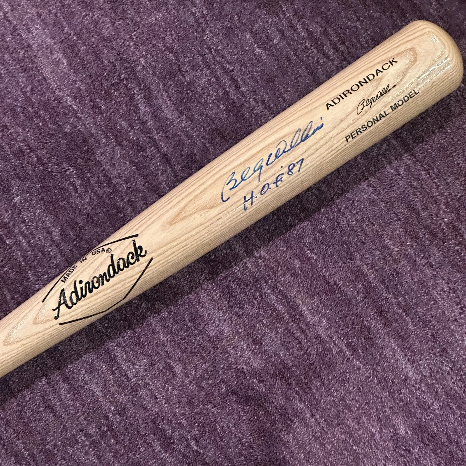 BILLY WILLIAMS (Chicago Cubs) Signed BAT Beckett (BAS) with HOF Inscription