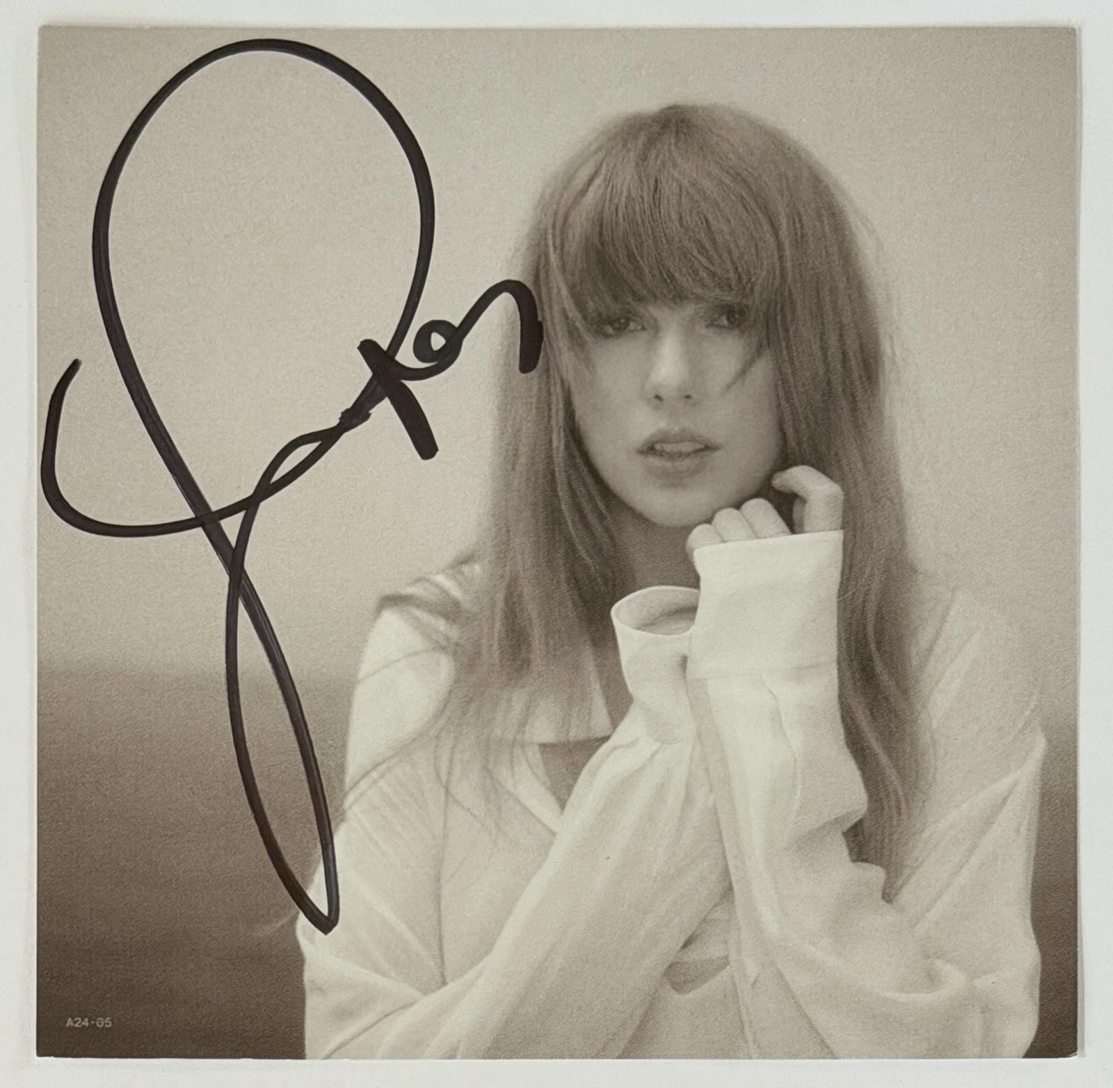 SIGNED TAYLOR SWIFT TTPD TORTURED POETS PERFECT LONG SIGNATURE & CD PSA DNA COA