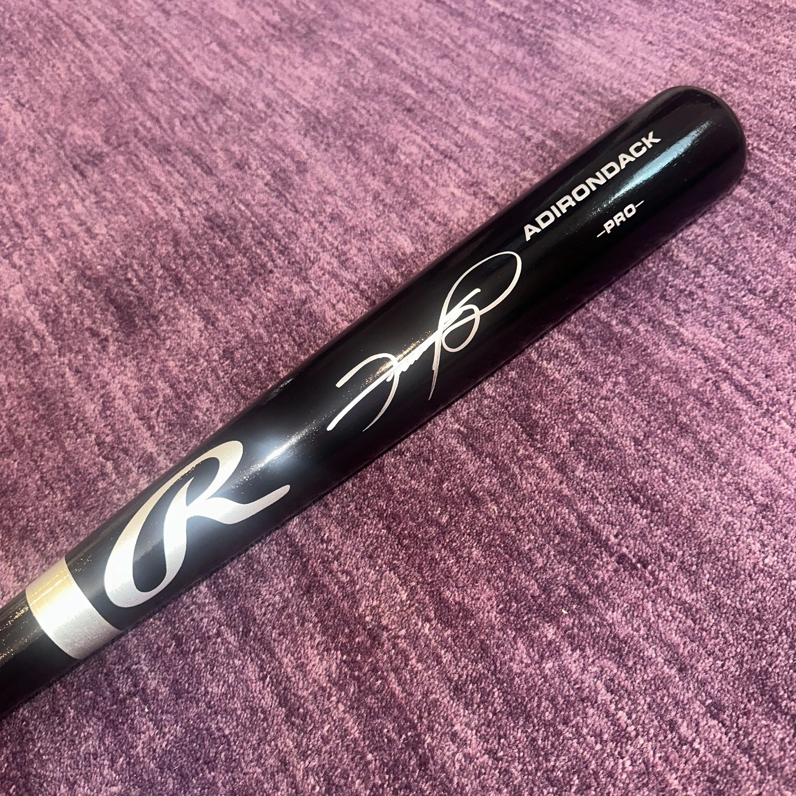 SAMMY SOSA (Chicago Cubs) Signed Black Rawlings BAT Beckett (BAS)