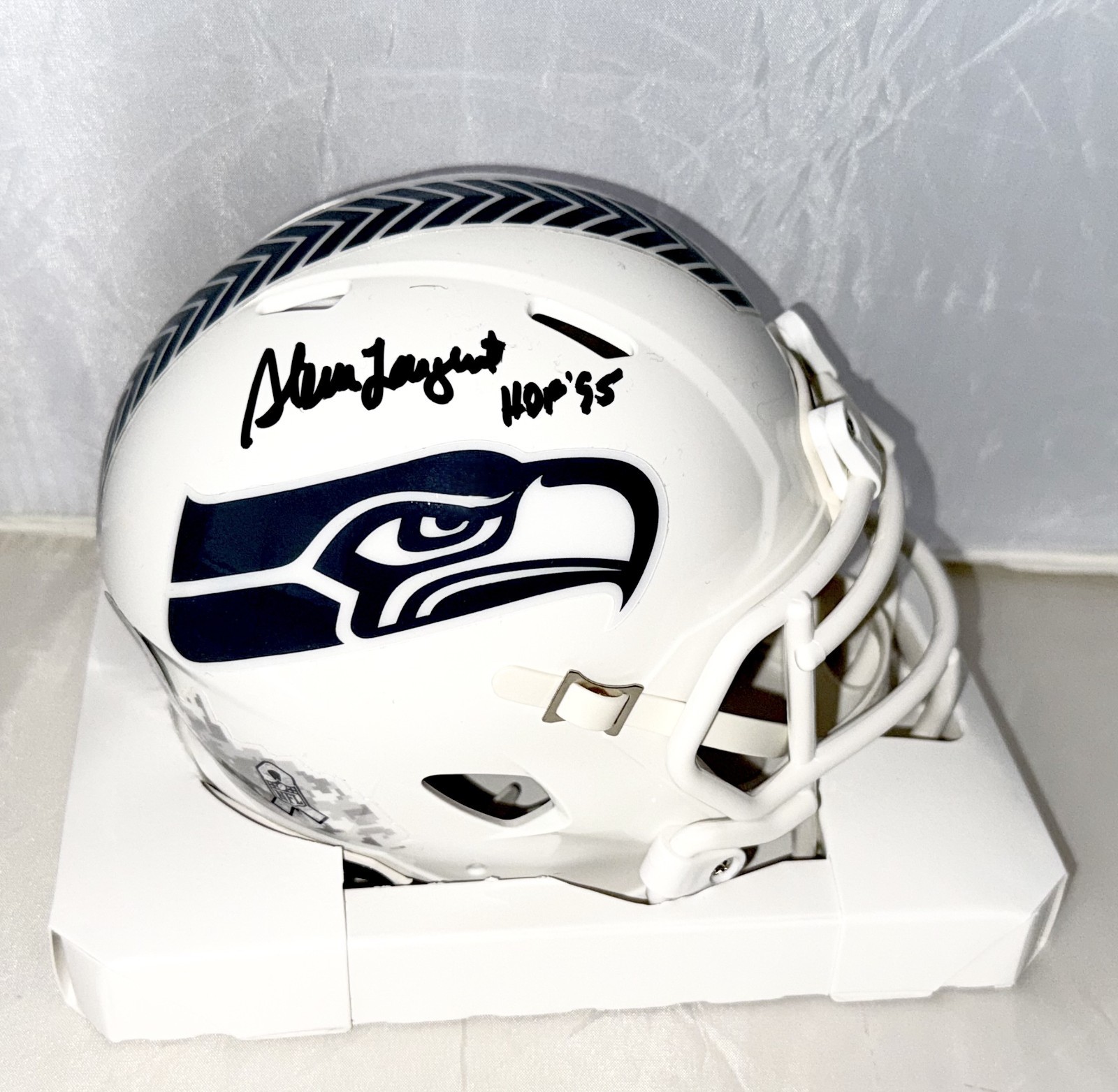 Steve Largent signed Seattle Seahawks STS mini helmet W/ HOF Beckett Witnessed