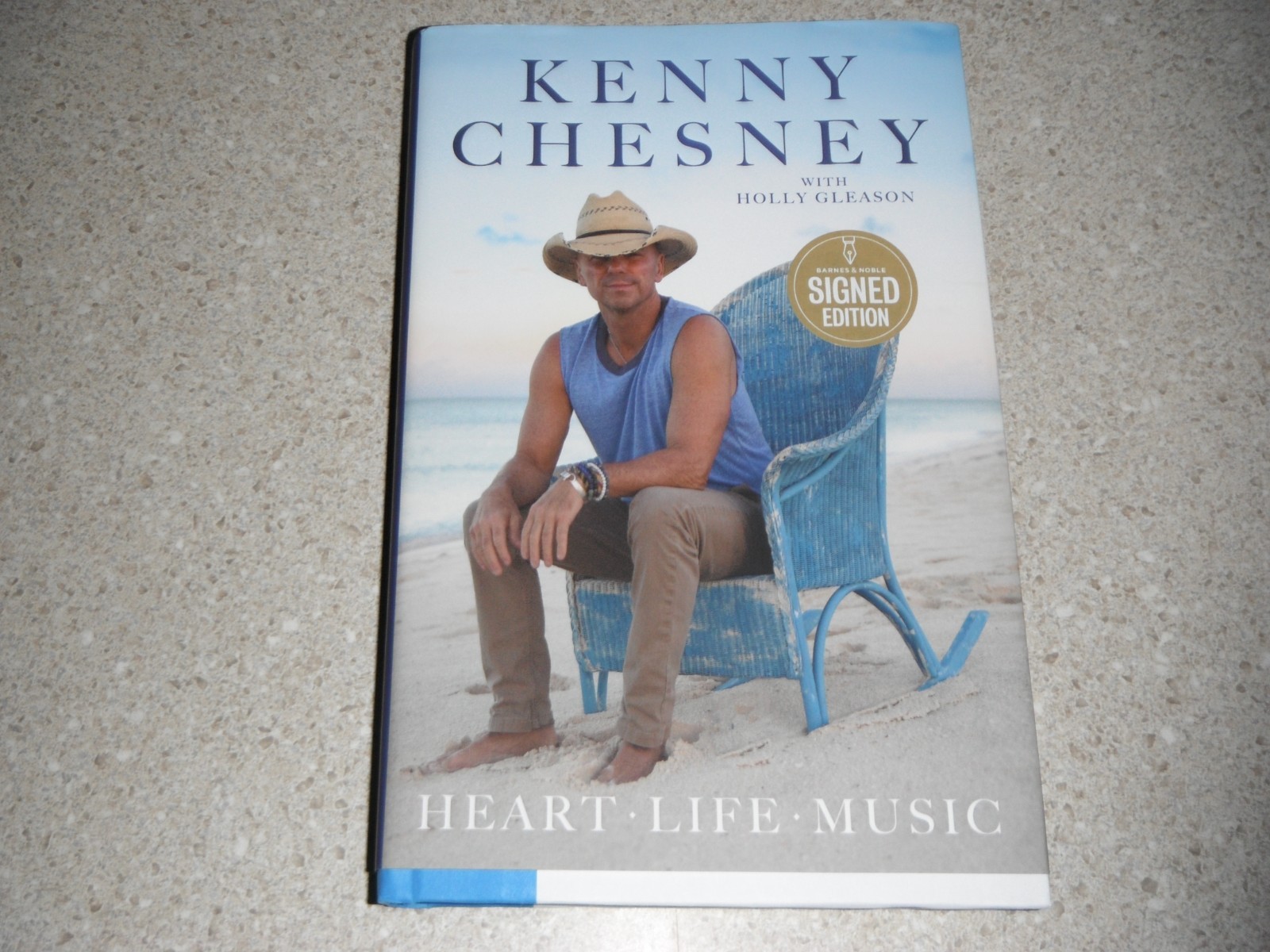 KENNY CHESNEY SIGNED HEART LIFE MUSIC HARDBACK BOOK