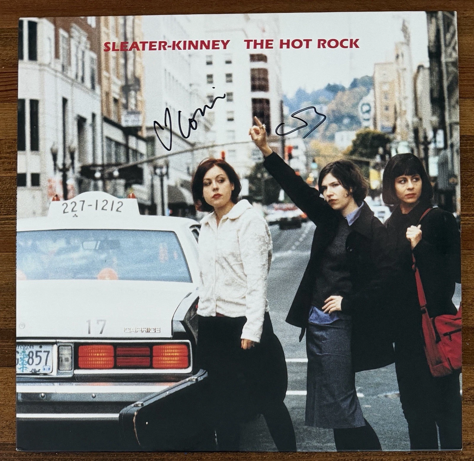 SIGNED Sleater Kinney The Hot Rock Vinyl LP Cover AUTOGRAPH Beckett BAS COA