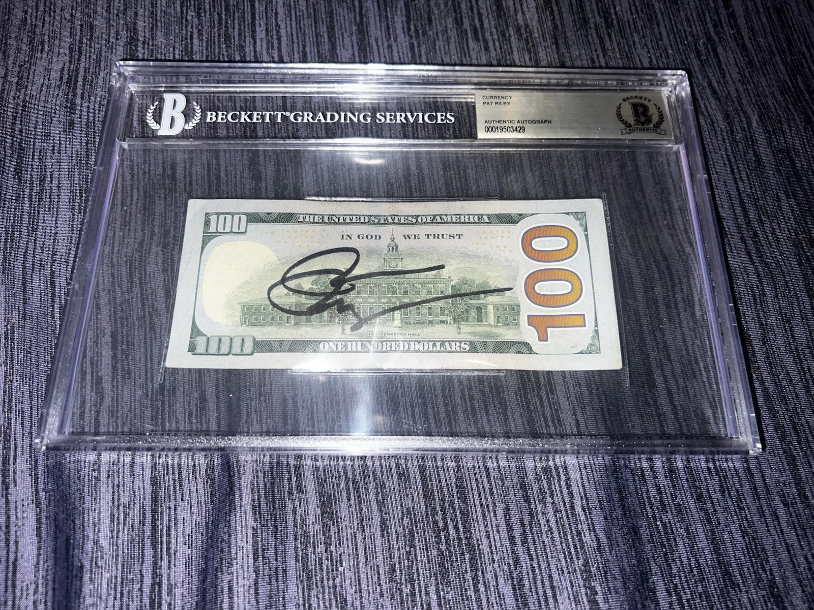 Pat Riley Signed Official $100 Dollar Bill Miami Heat LA Lakers Legend BAS