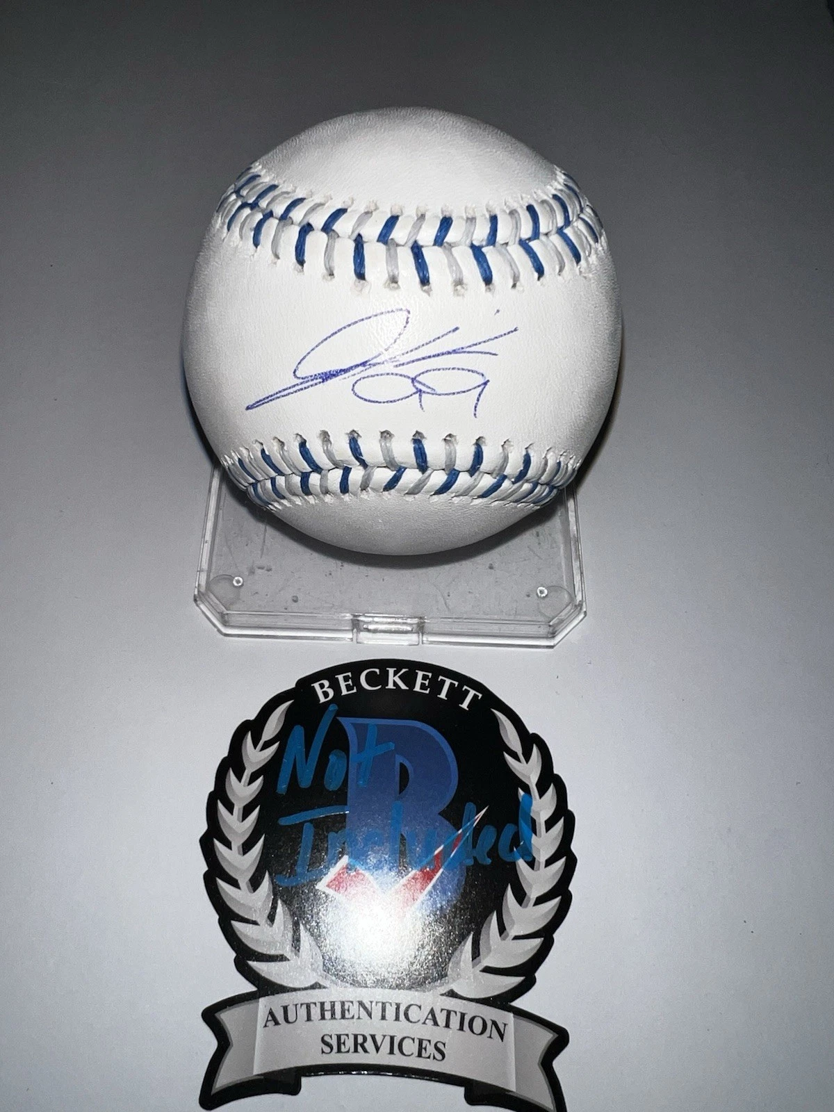 Ryu Hyun-jin Signed Official Los Angeles Dodgers Team Stitched Baseball Beckett