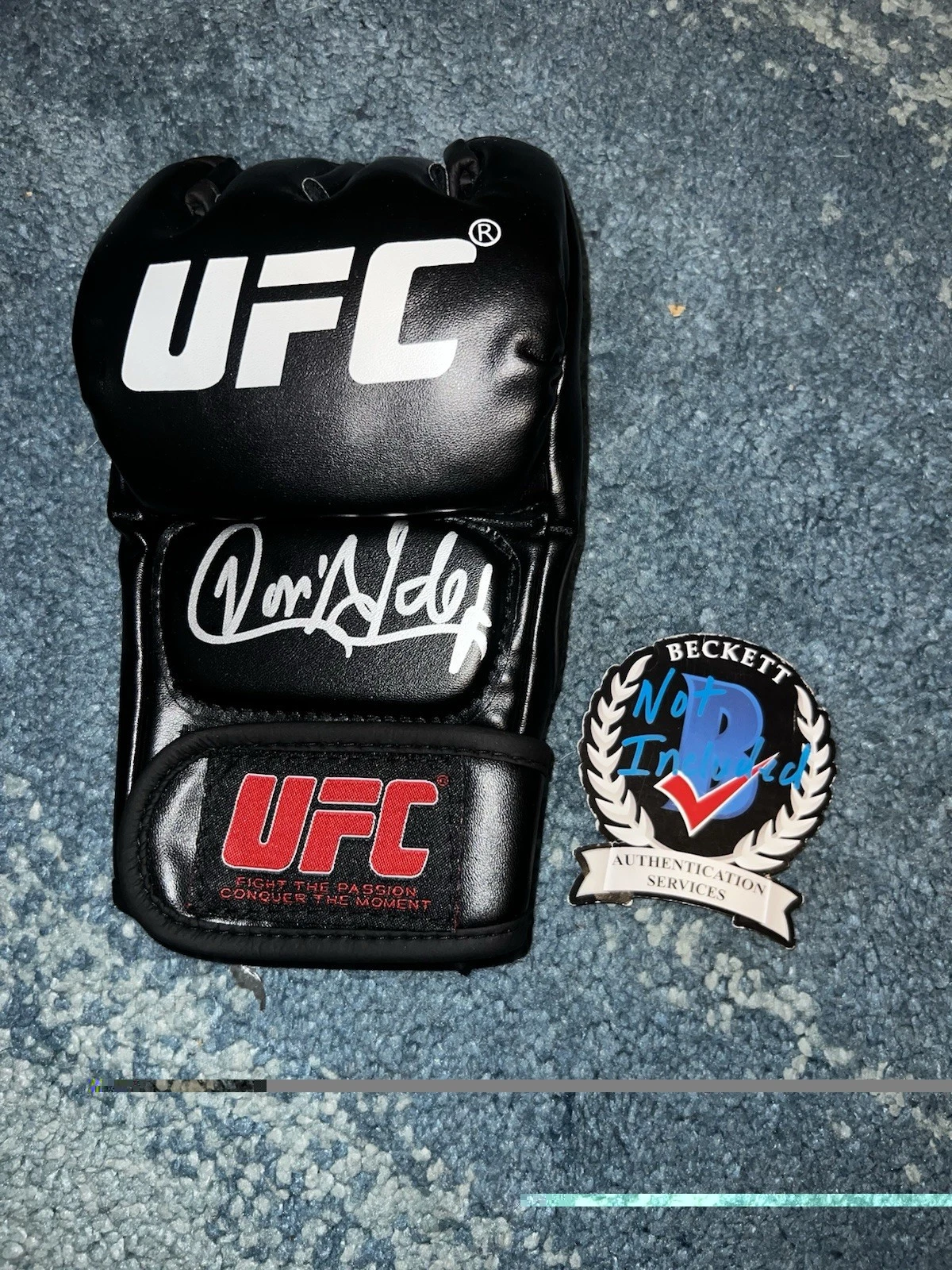 Jose Aldo Signed UFC Glove UFC Champ Legend Feather Bantamweight Beckett #4