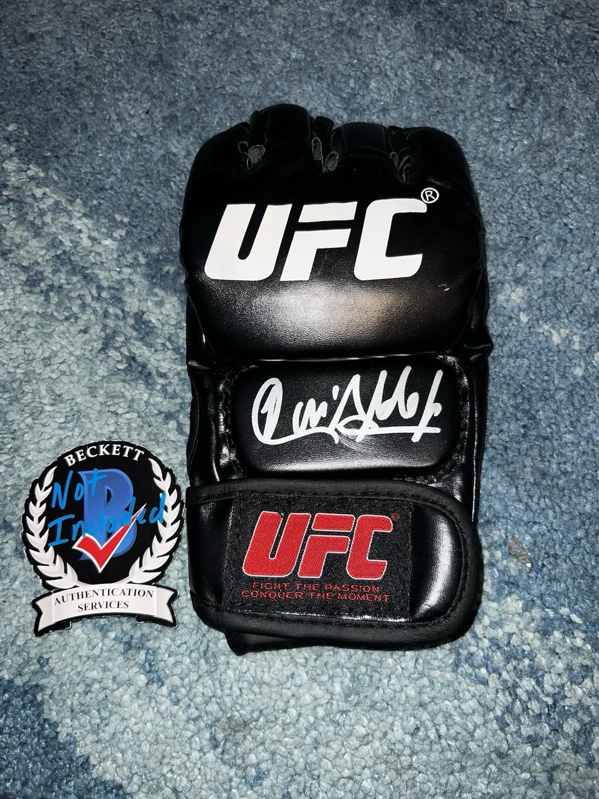 Jose Aldo Signed UFC Glove UFC Champ Legend Feather Bantamweight Beckett #6