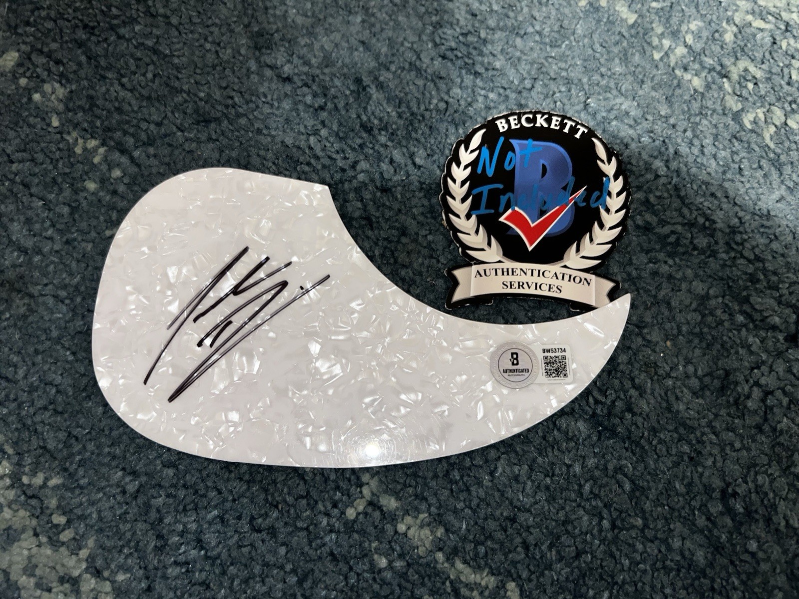 Jordan Davis Signed Acoustic Pickguard Country Music Superstar Beckett