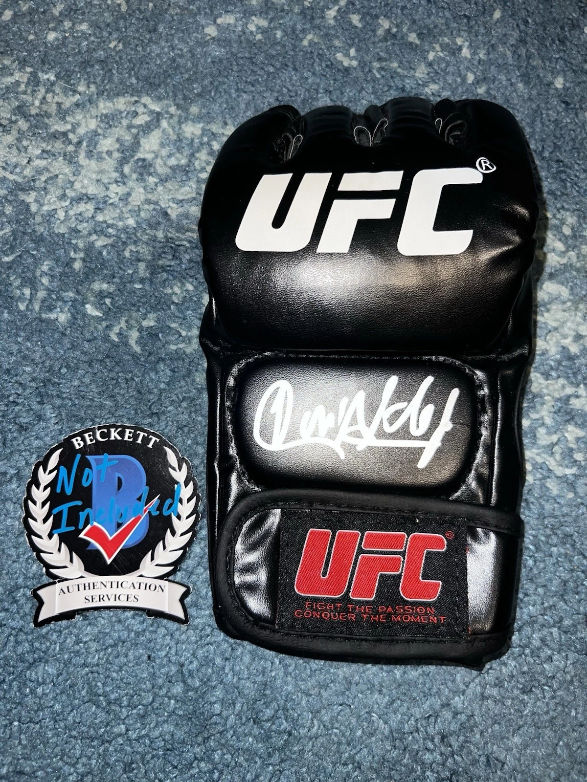 Jose Aldo Signed UFC Glove UFC Champ Legend Feather Bantamweight Beckett #3
