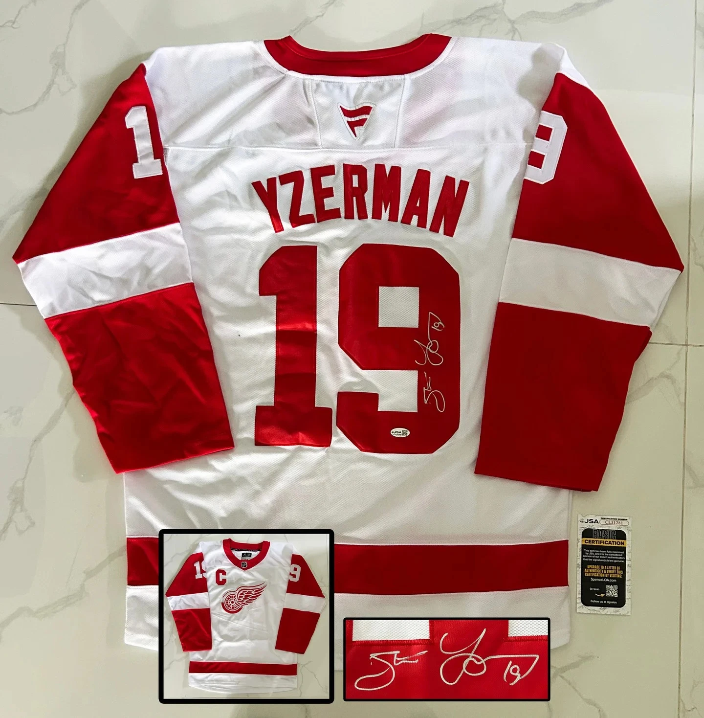 Steve Yzerman Signed Jersey Detroit Red Wings JSA COA