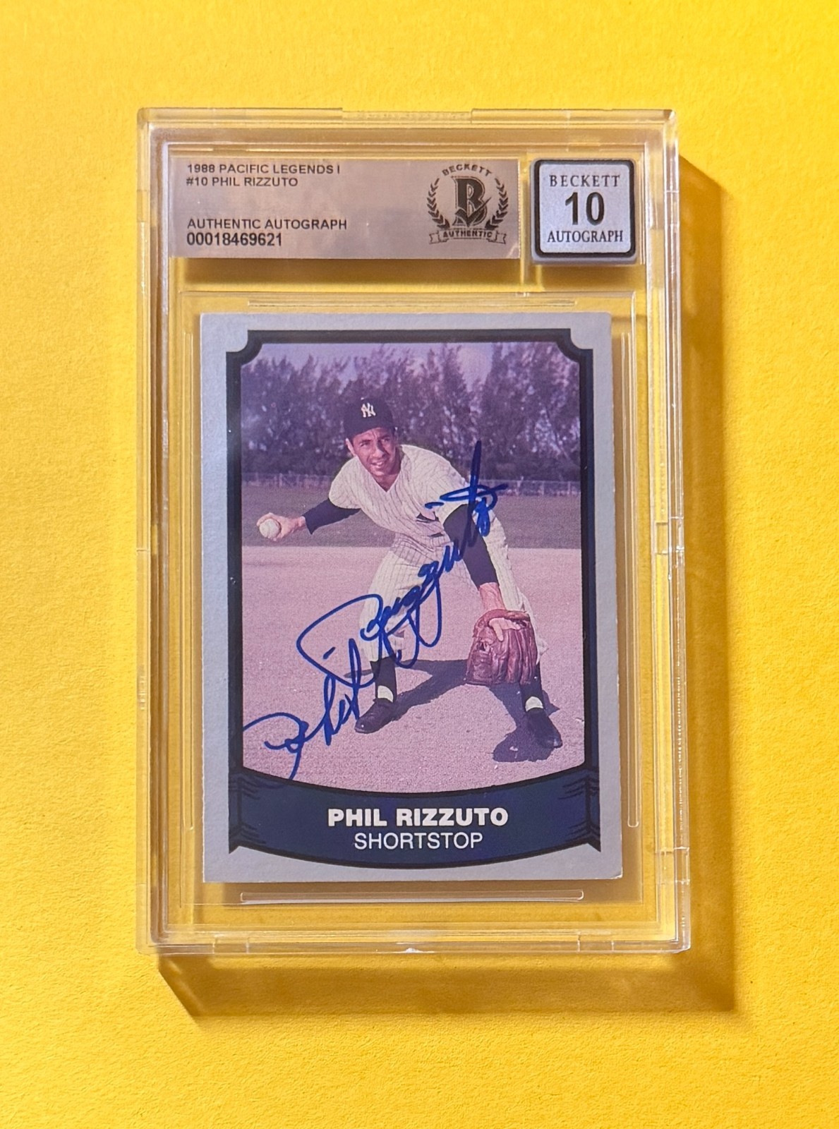 1988 PACIFIC LEGENDS PHIL RIZZUTO #10 SIGNED AUTO CARD BECKETT 10 AUTHENTIC
