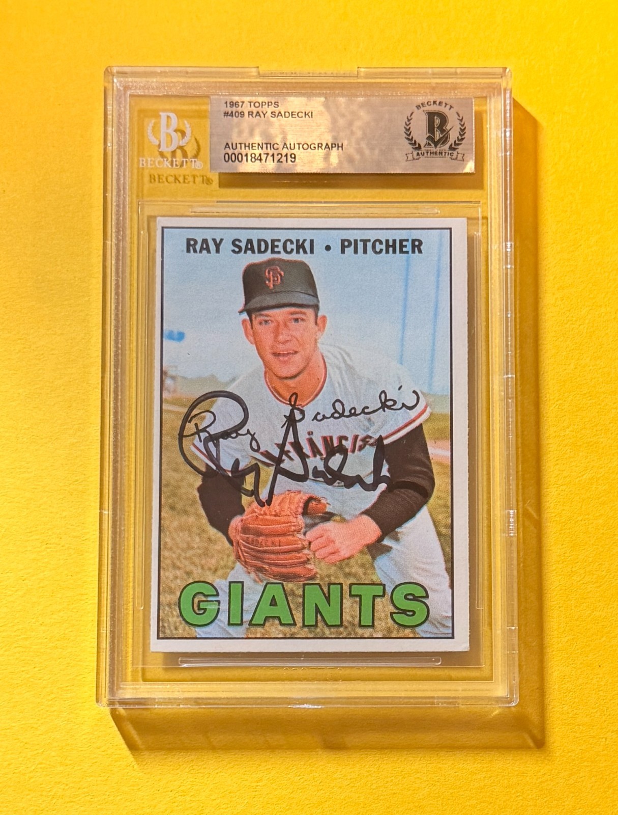 1967 TOPPS RAY SADECKI #409 SIGNED AUTO CARD BECKETT AUTHENTIC GIANTS