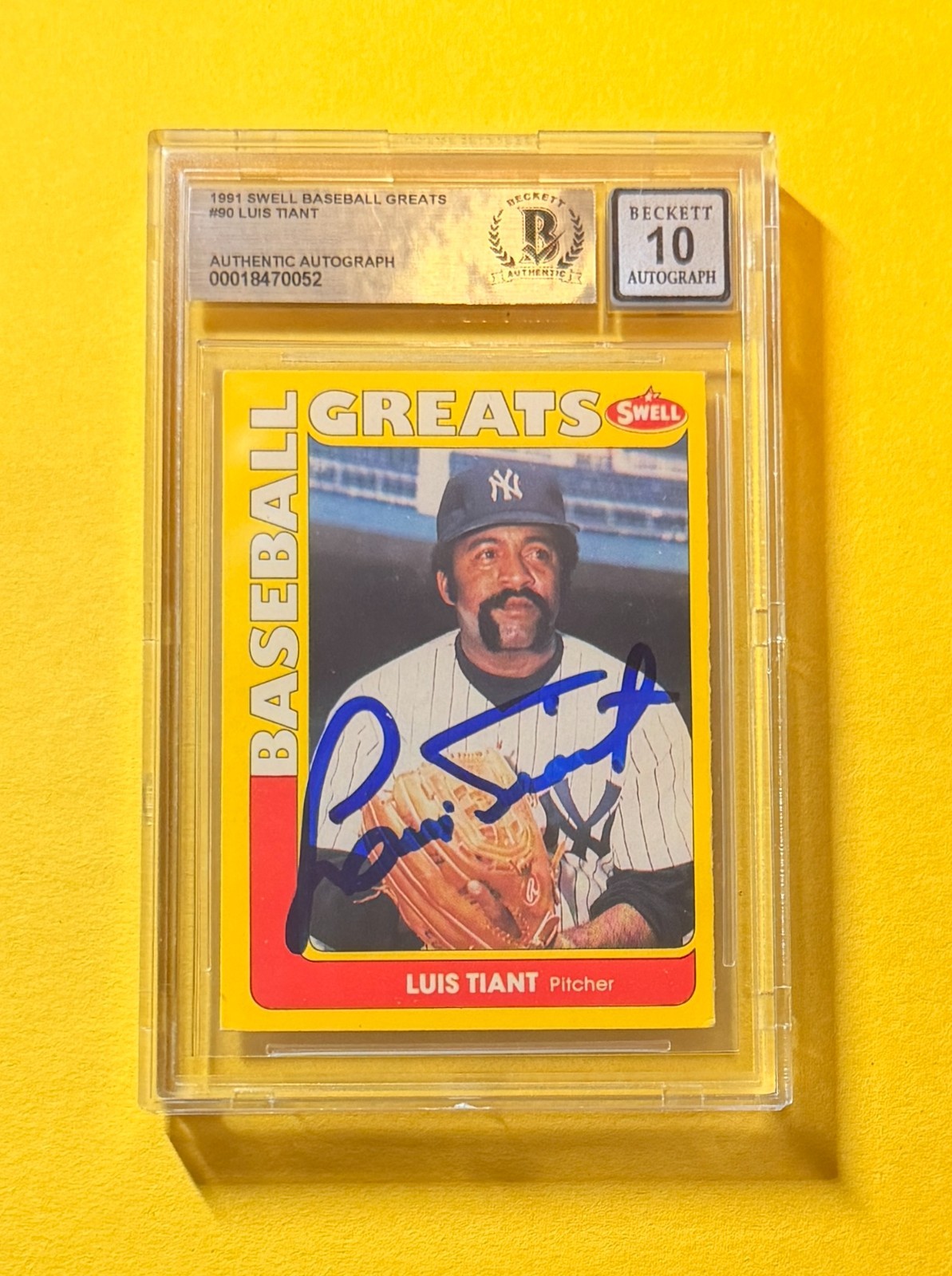 1991 SWELL LUIS TIANT #90 SIGNED AUTO CARD BECKETT 10 AUTHENTIC YANKEES