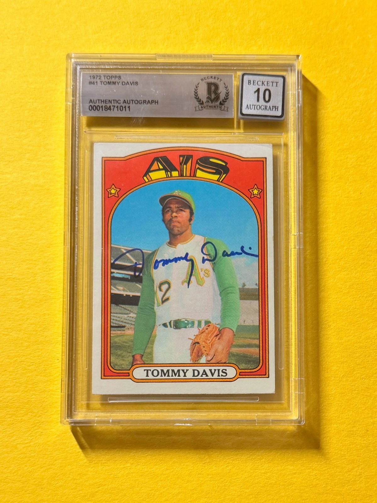 1972 TOPPS TOMMY DAVIS #41 SIGNED AUTO CARD BECKETT 10 AUTHENTIC ATHLETICS