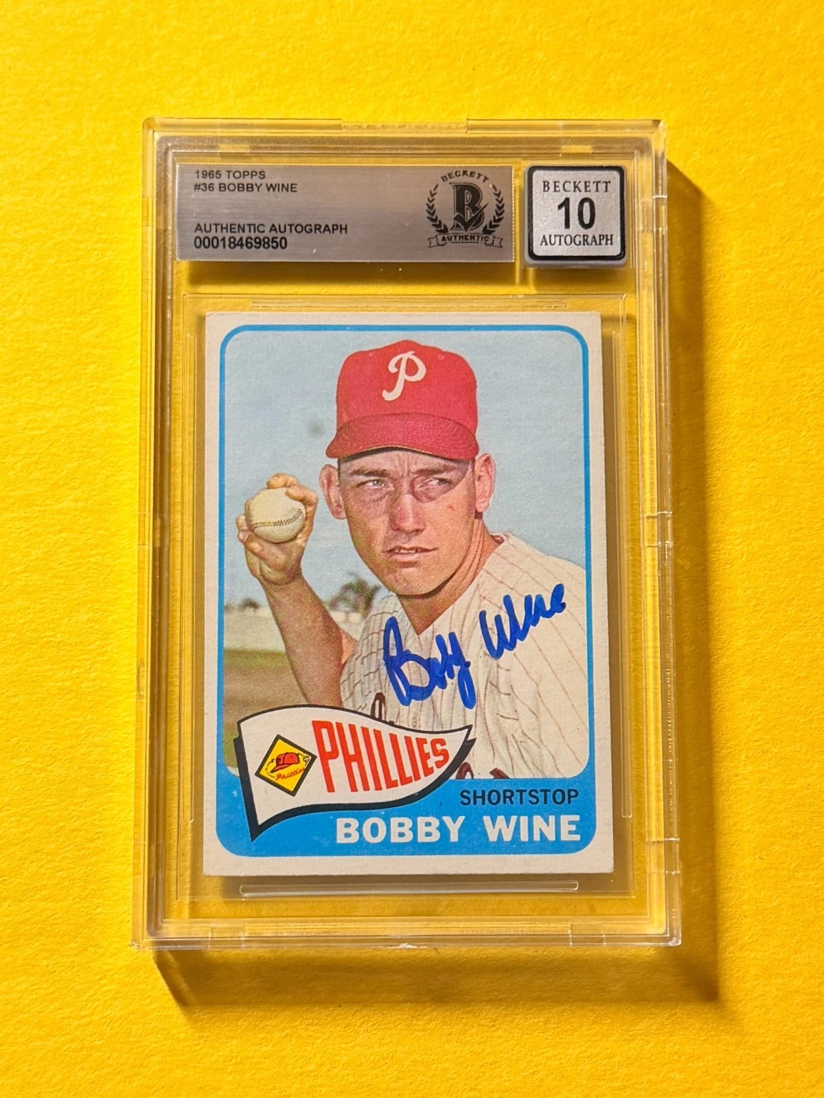1965 TOPPS BOBBY WINE #36 SIGNED AUTO CARD BECKETT 10 AUTH PHILLIES