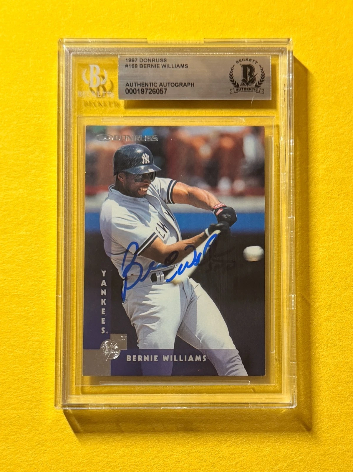 1997 DONRUSS BERNIE WILLIAMS #169 SIGNED AUTO CARD BECKETT AUTHENTIC