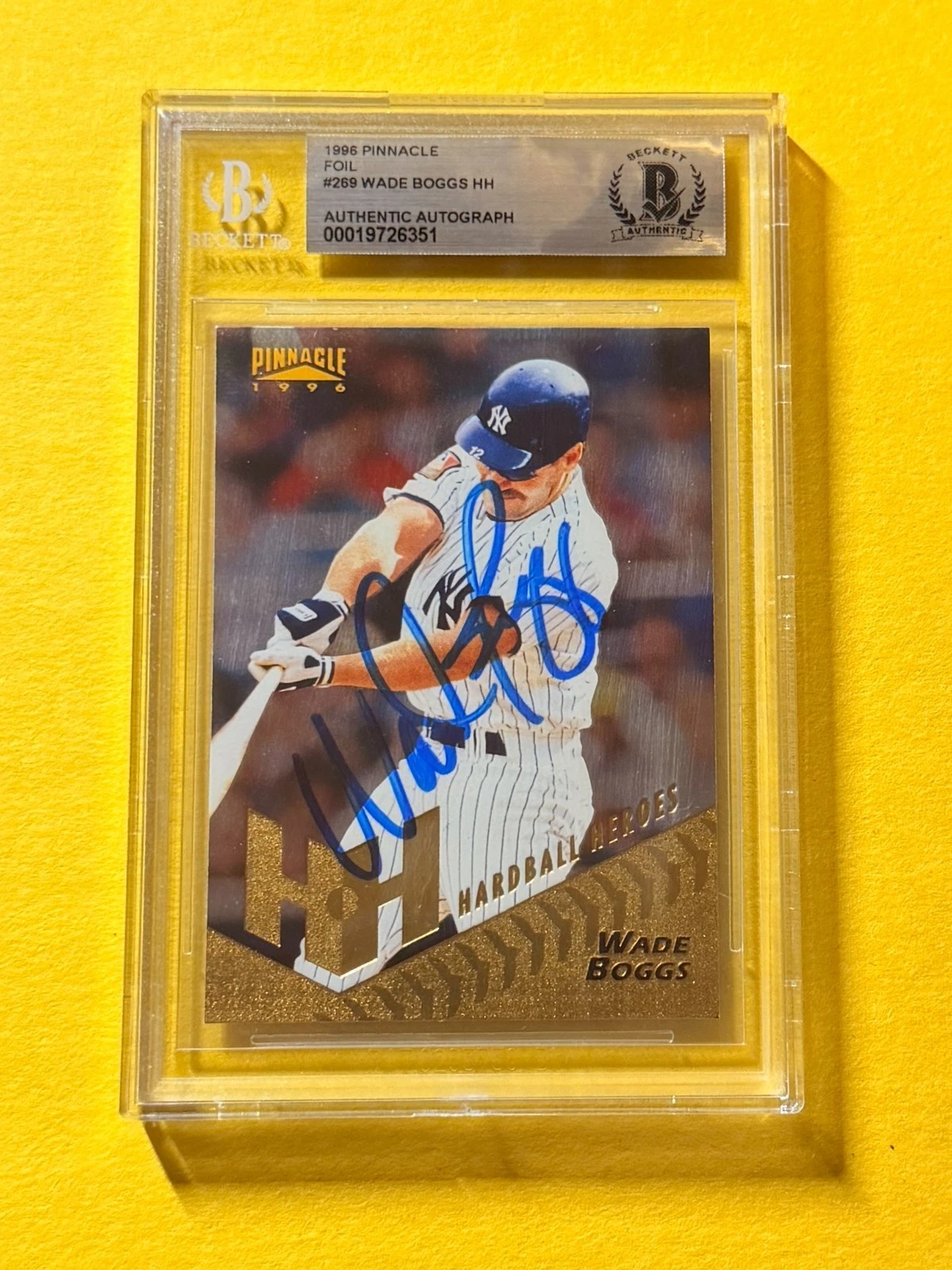 1996 PINNACLE FOIL WADE BOGGS HH #269 SIGNED AUTO CARD BECKETT 10 AUTHENTIC