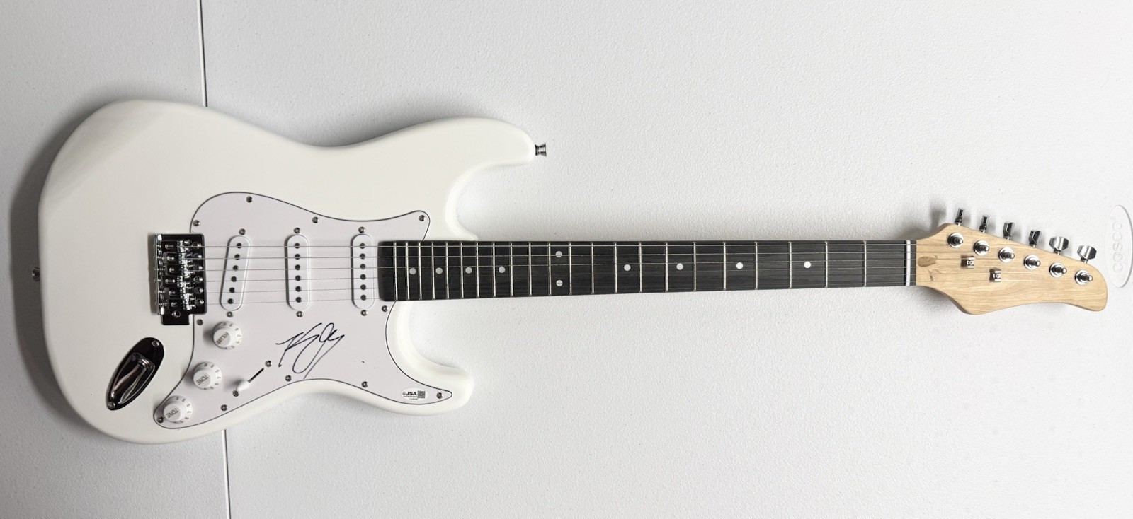 Kenny Chesney Signed Auto White Guitar JSA COA No Shoes No Shirt Nation