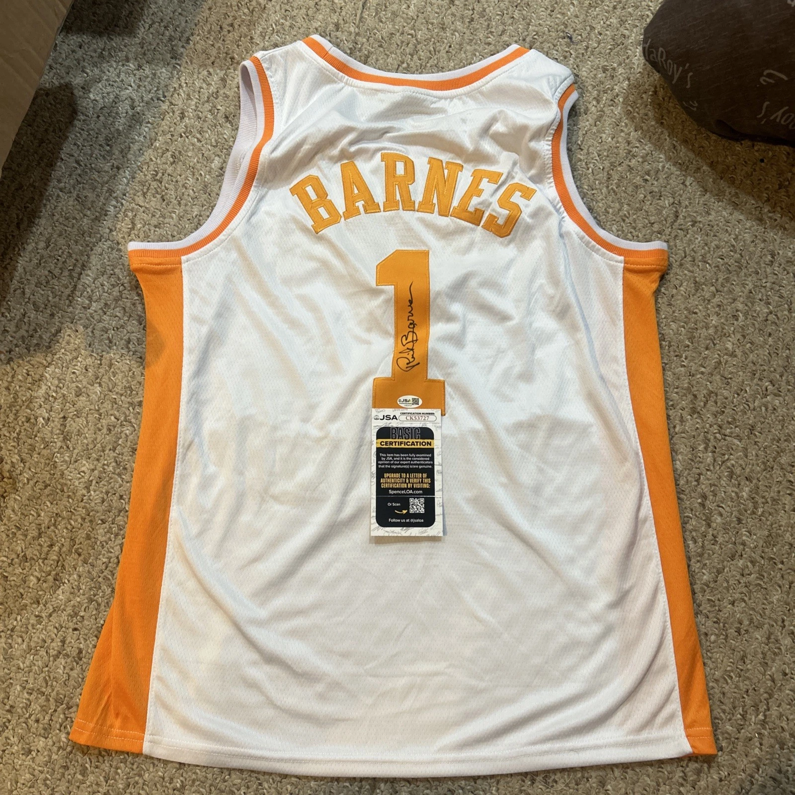 TENNESSEE VOLUNTEERS- RICK BARNES SIGNED AUTOGRAPH JERSEY JSA COA BASKETBALL