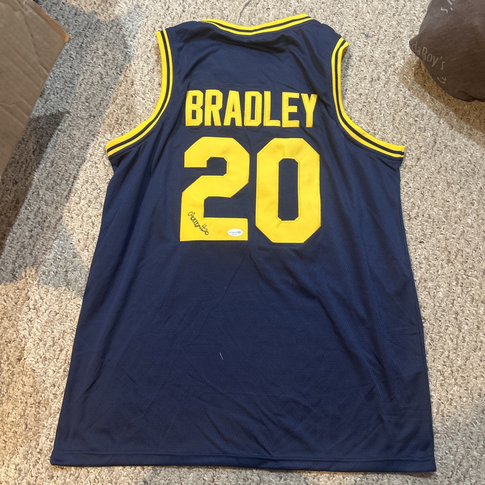CALIFORNIA GOLDEN BEARS- MATT BRADLEY SIGNED AUTOGRAPH JERSEY ACOA BASKETBALL