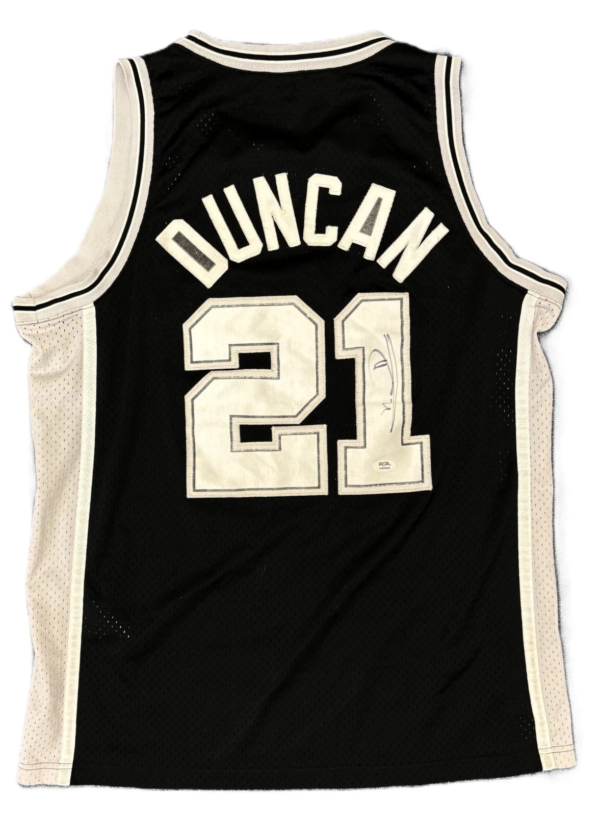 Tim Duncan Signed San Antonio Spurs NIKE Jersey PSA PSA/DNA LOA