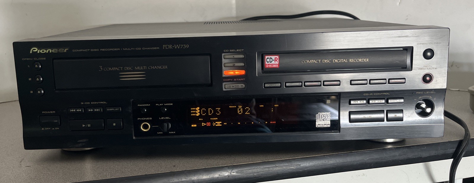 PARTS/REPAIR Pioneer PDR-W739 Compact Disc Recorder/Multi-CD Changer READ