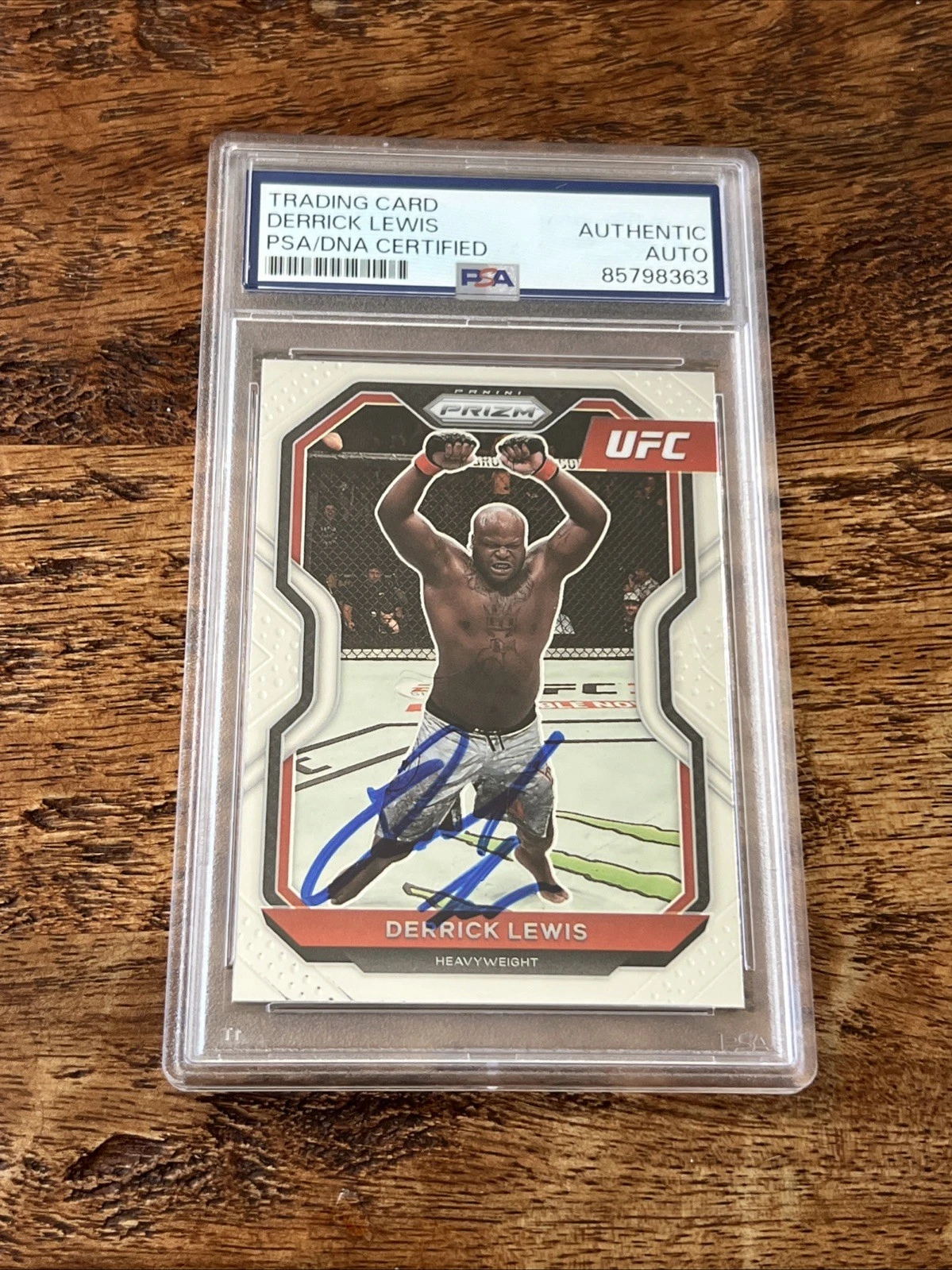 Derrick Lewis IP Signed Prizm Card Psa Dna Slab Autographed UFC