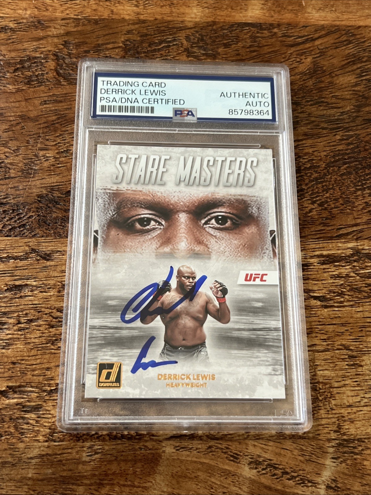 Derrick Lewis IP Signed Donruss Card Psa Dna Slab Autographed UFC