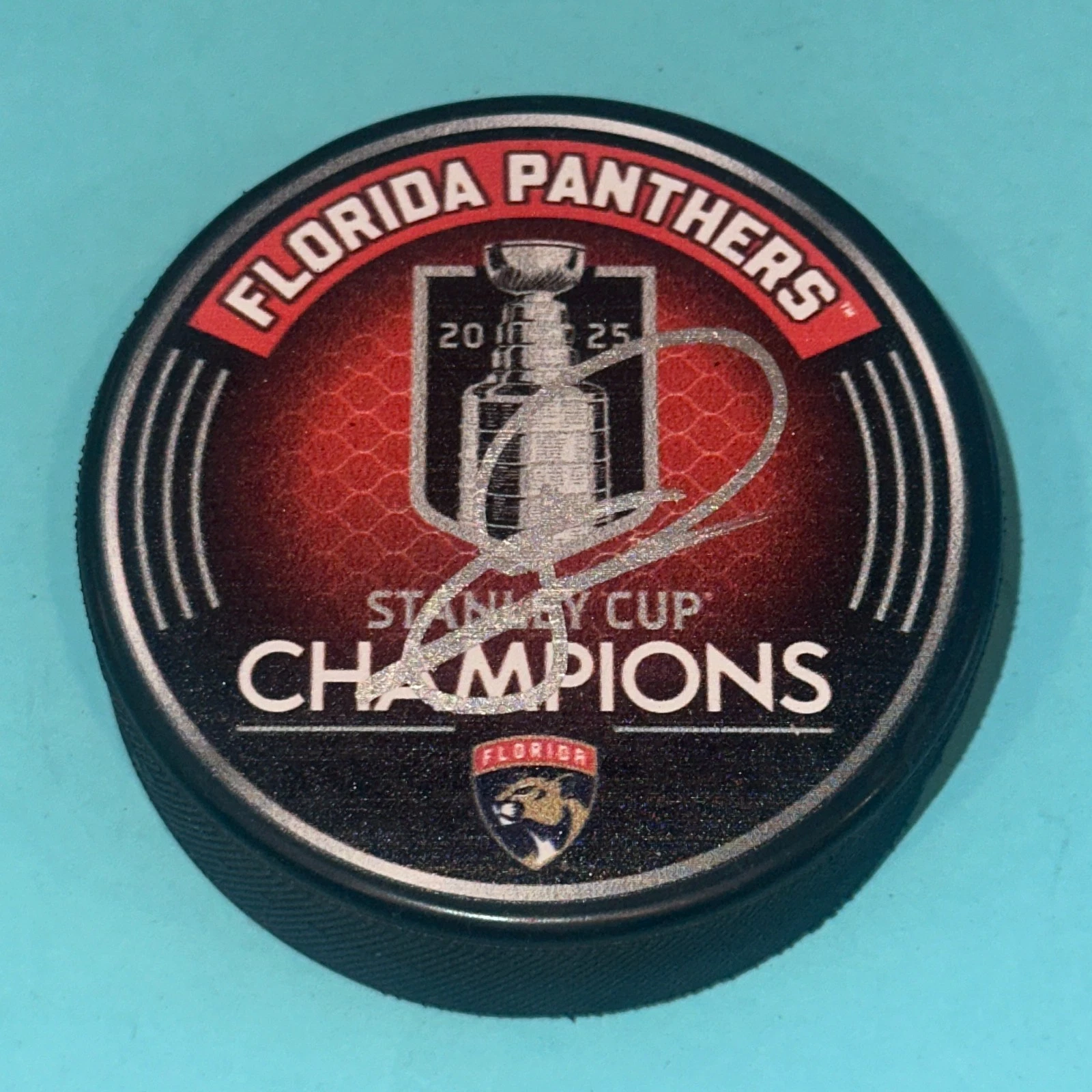 TUOMO RUUTU (Panthers)  Signed 2025 STANLEY CUP CHAMPS Puck Beckett (BAS)