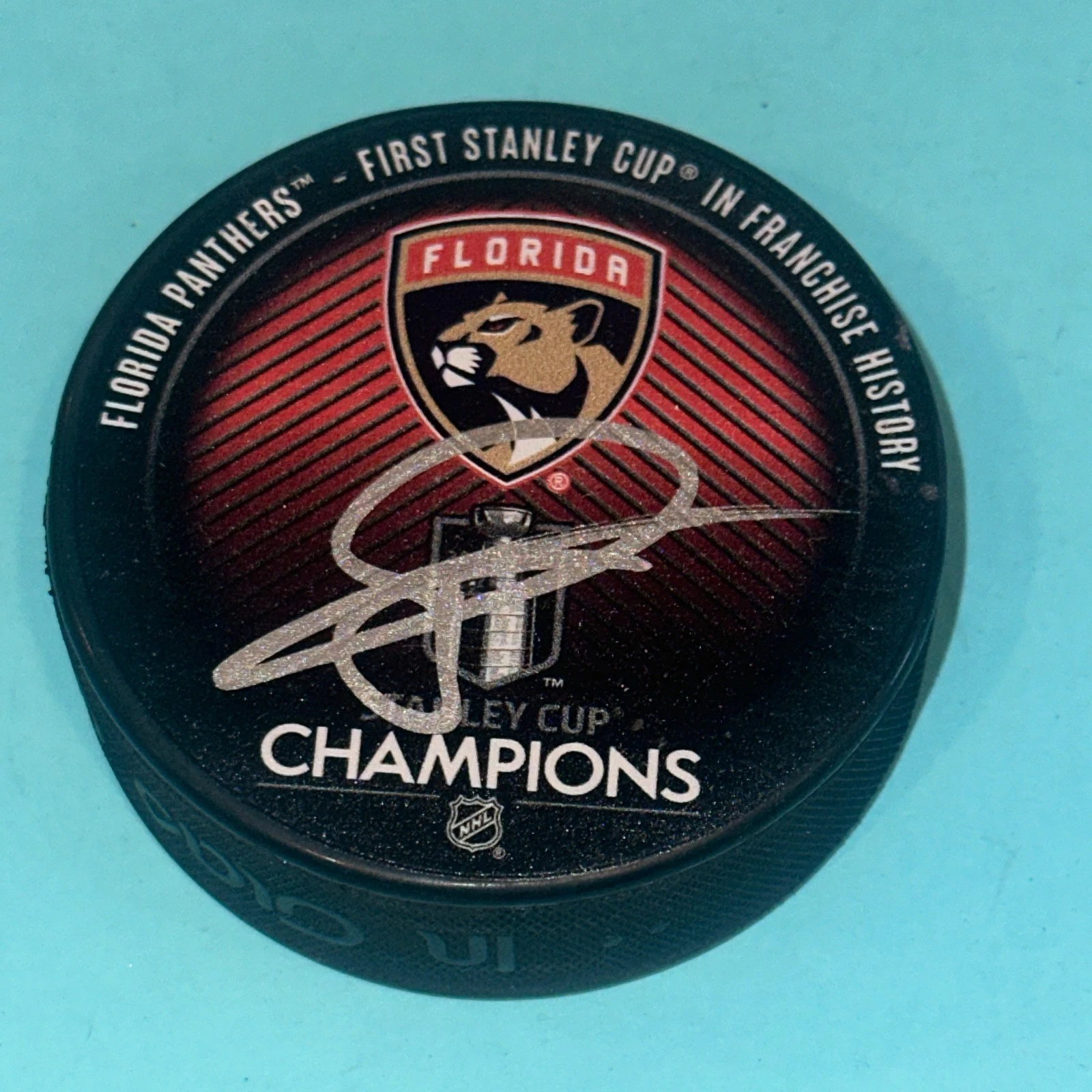 TUOMO RUUTU (Panthers)  Signed 2024 STANLEY CUP CHAMPS Puck Beckett (BAS)