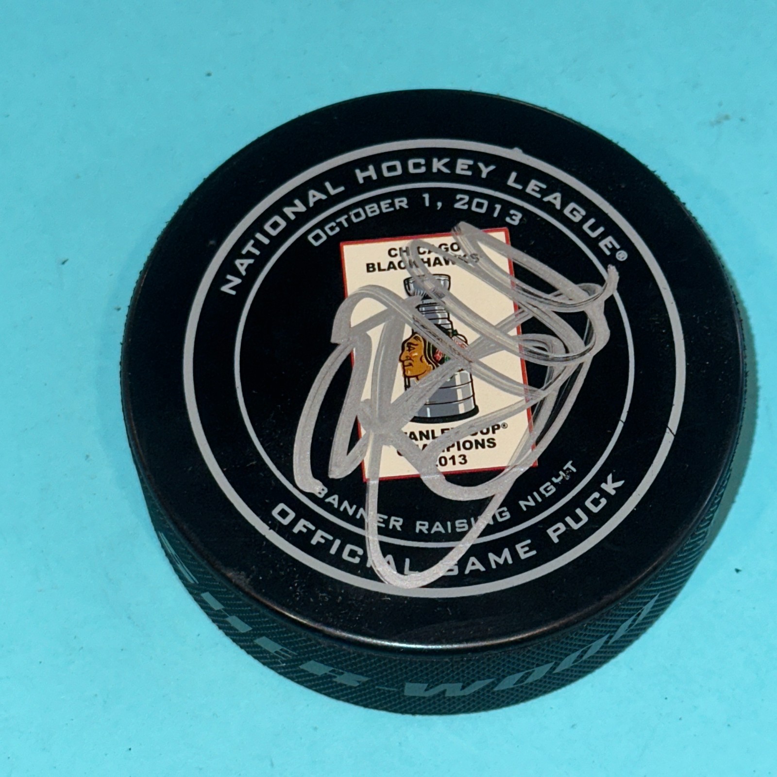 BRENT SEABROOK Signed 2013 STANLEY CUP BANNER Official GAME Puck Beckett (BAS)