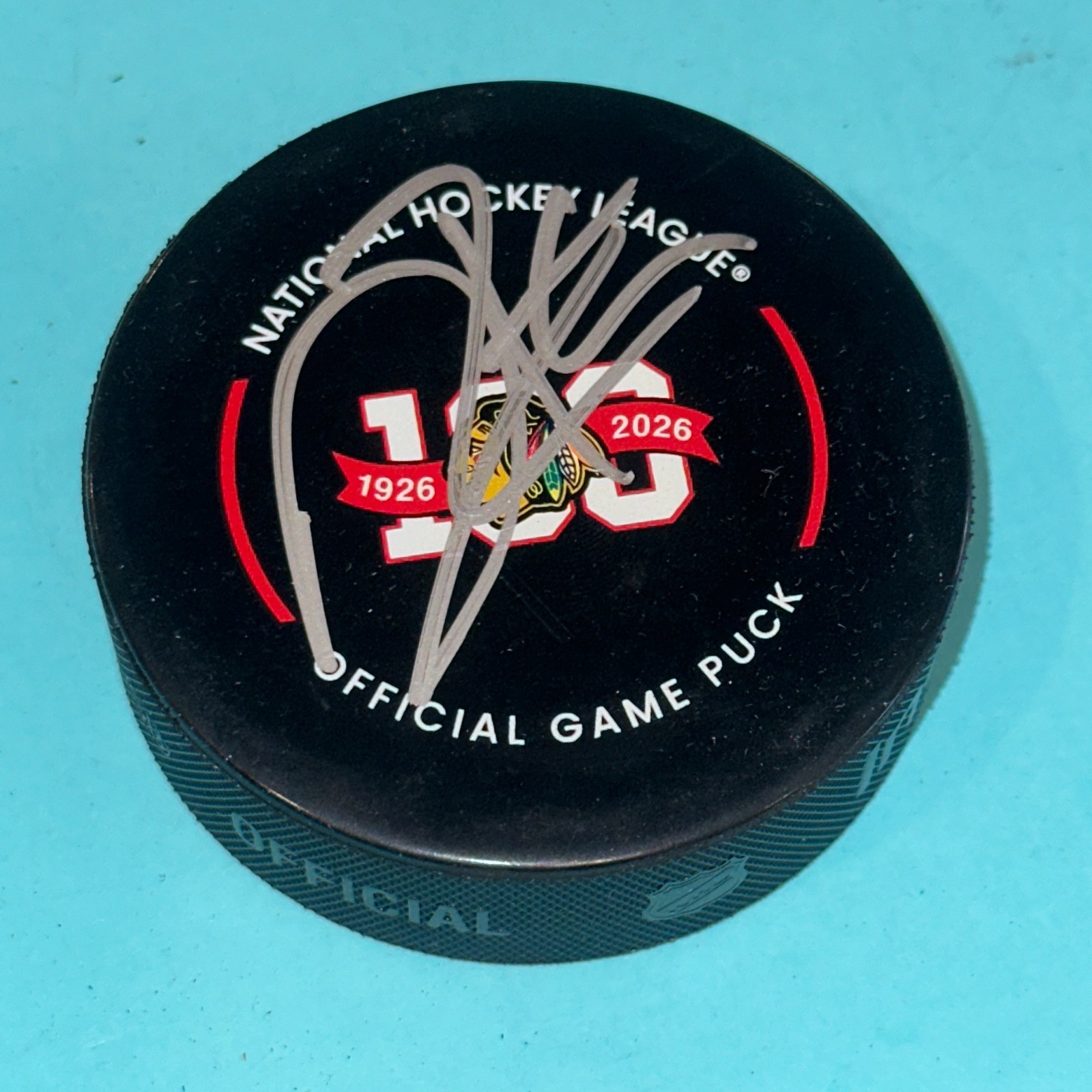DUNCAN KEITH Signed Chicago BLAKHAWKS 100th Ann Official GAME Puck Beckett (BAS)