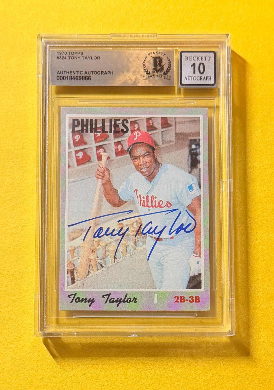 1970 TOPPS TONY TAYLOR #324 SIGNED AUTO CARD BECKETT 10 AUTHENTIC PHILLIES