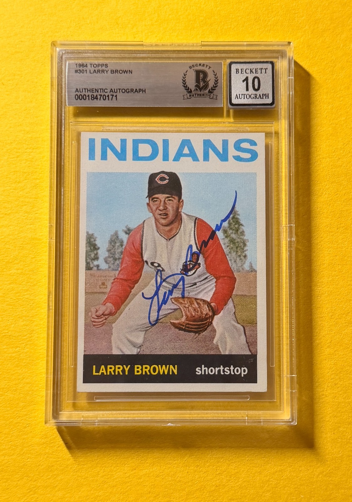 1964 TOPPS LARRY BROWN #301 SIGNED AUTO CARD BECKETT 10 AUTHENTIC CLEVELAND