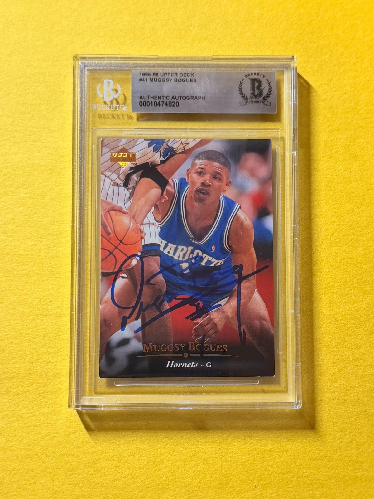 1995-96 UPPER DECK MUGGSY BOGUES #41 SIGNED AUTO CARD BECKETT AUTHENTIC HORNETS