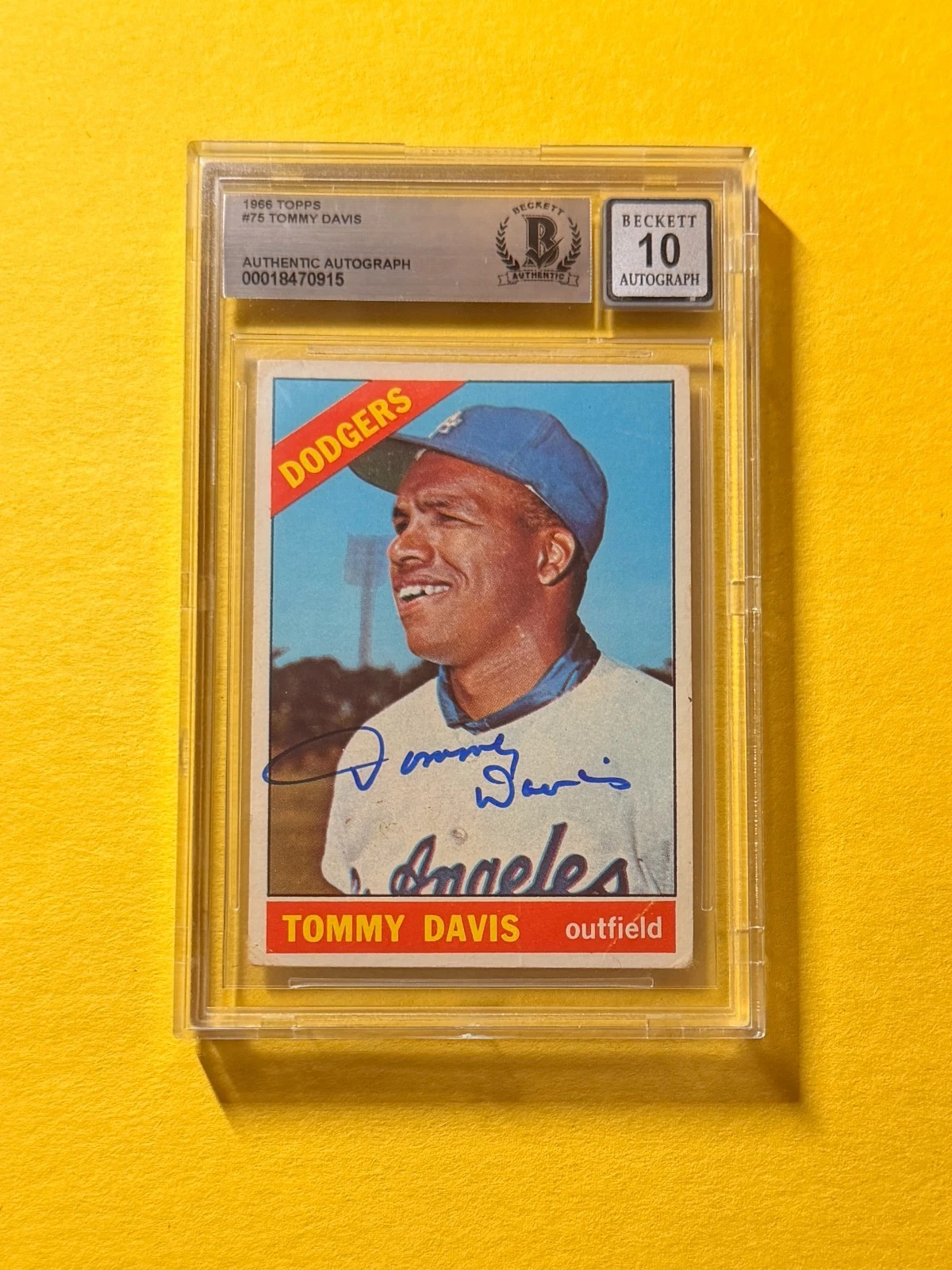 1966 TOPPS TOMMY DAVIS #75 SIGNED AUTO CARD BECKETT 10 AUTHENTIC DODGERS
