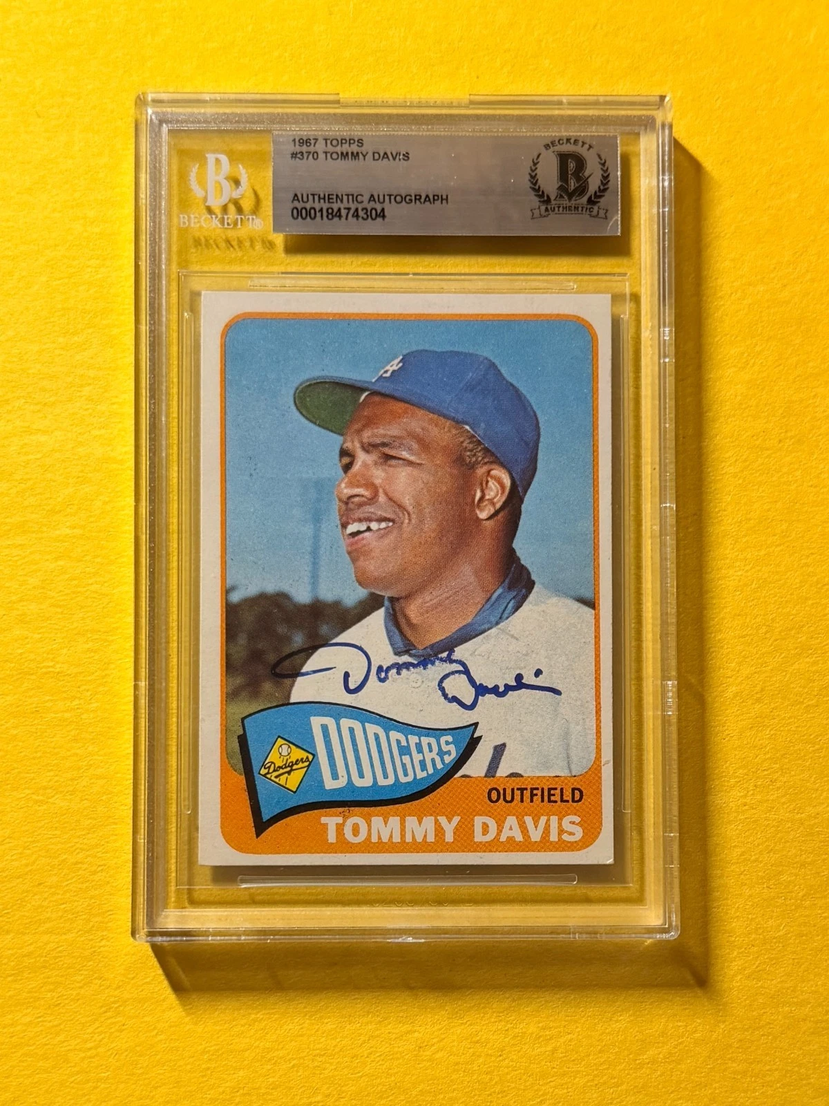 1967 TOPPS TOMMY DAVIS #75 SIGNED AUTO CARD BECKETT AUTHENTIC DODGERS