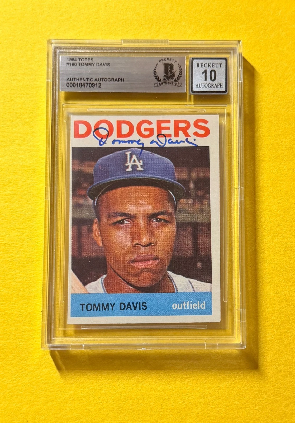 1964 TOPPS TOMMY DAVIS #180 SIGNED AUTO CARD BECKETT 10 AUTHENTIC DODGERS