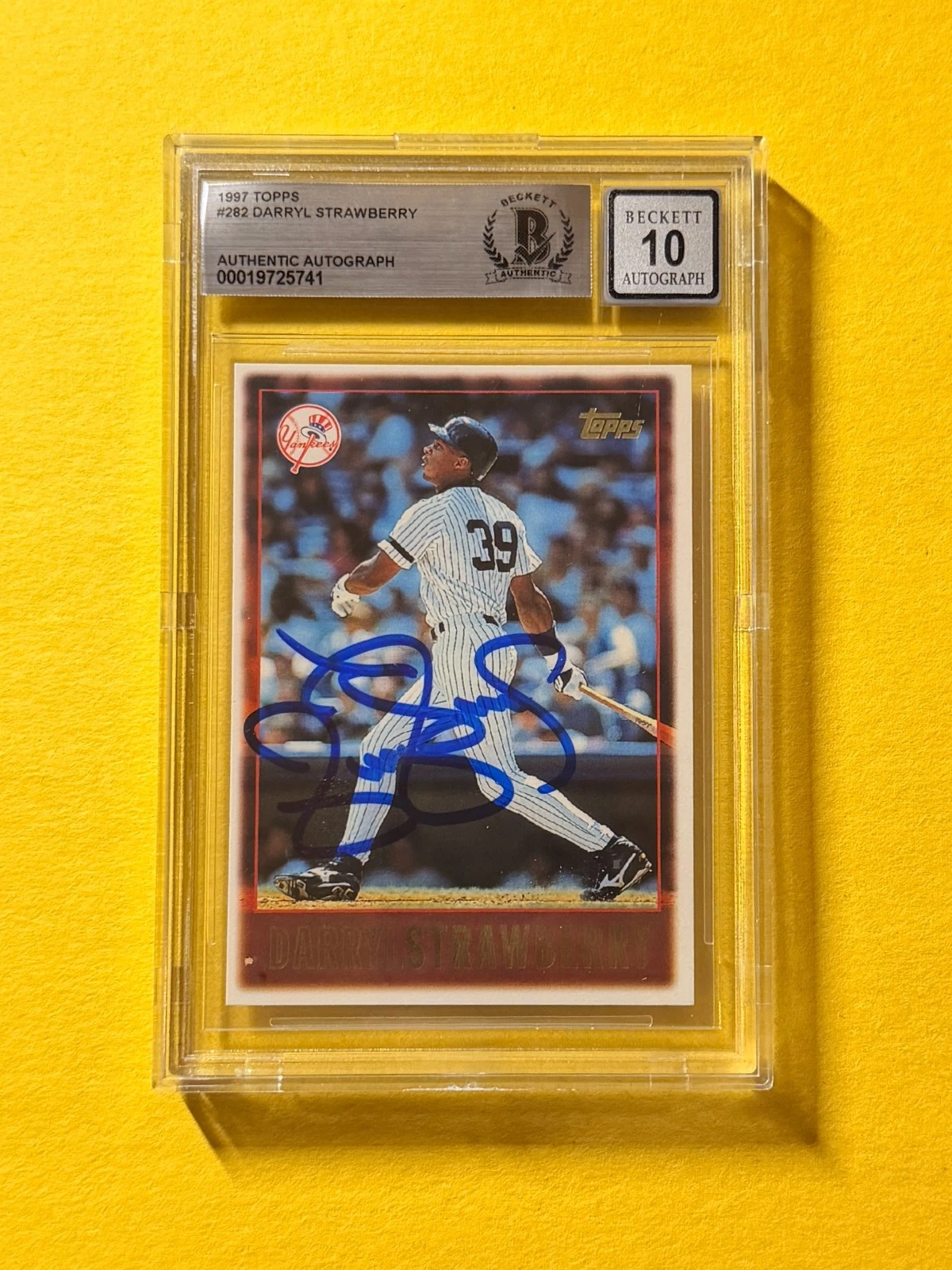 1997 TOPPS DARRYL STRAWBERRY #282 SIGNED AUTO CARD BECKETT 10 AUTHENTIC