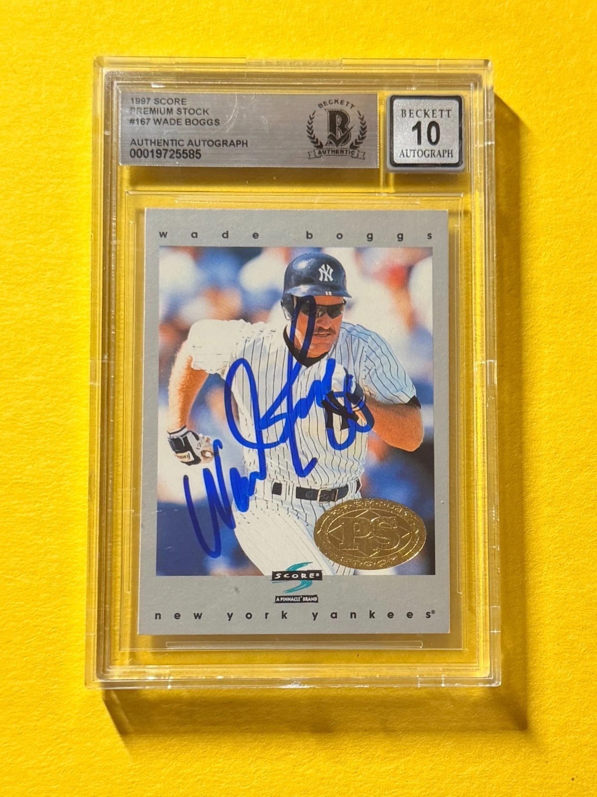 1997 SCORE WADE BOGGS PREMIUM #167 SIGNED AUTO CARD BECKETT 10 AUTHENTIC NYY