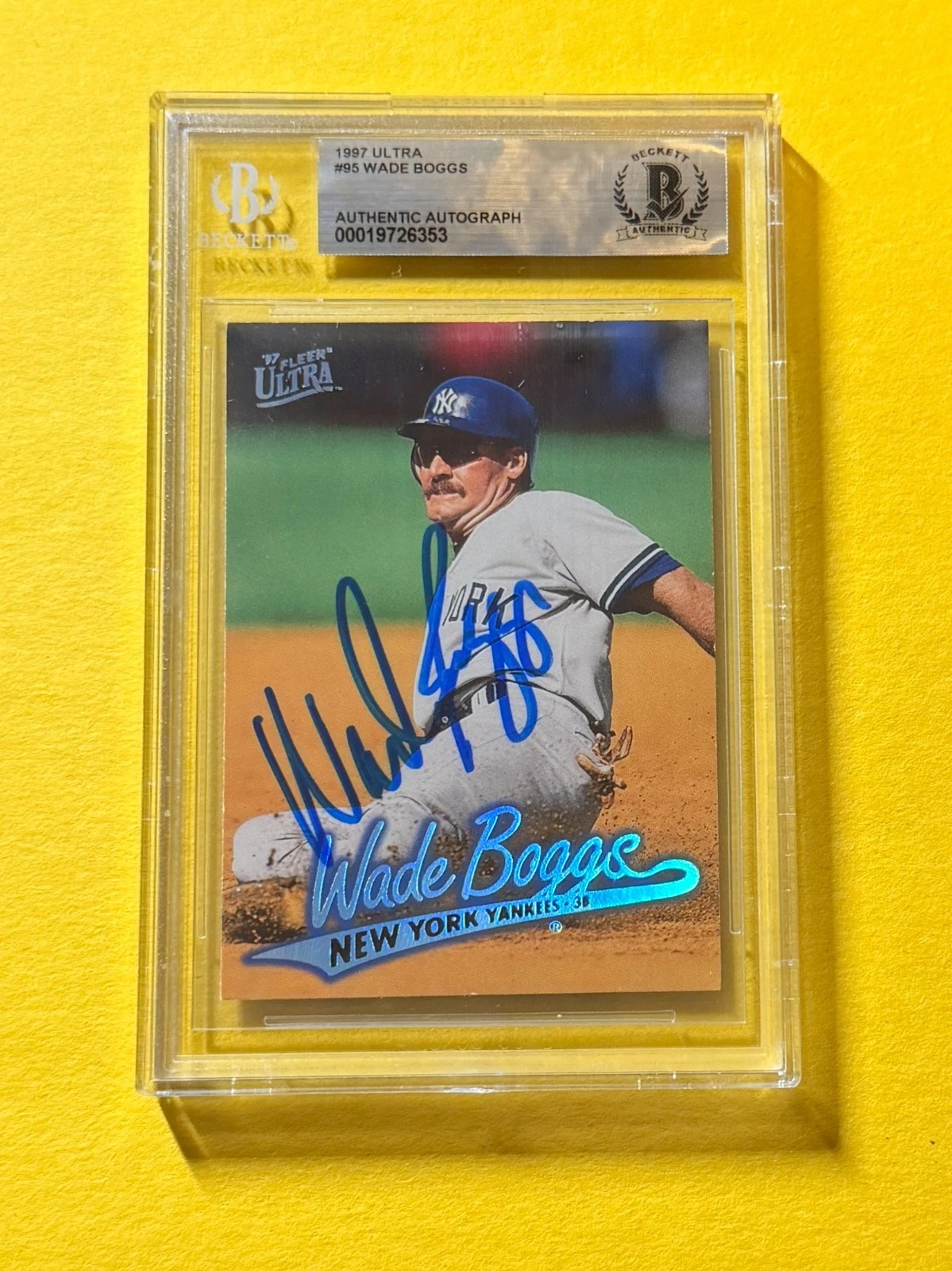 1997 ULTRA WADE BOGGS #95 SIGNED AUTO CARD BECKETT AUTHENTIC YANKEES