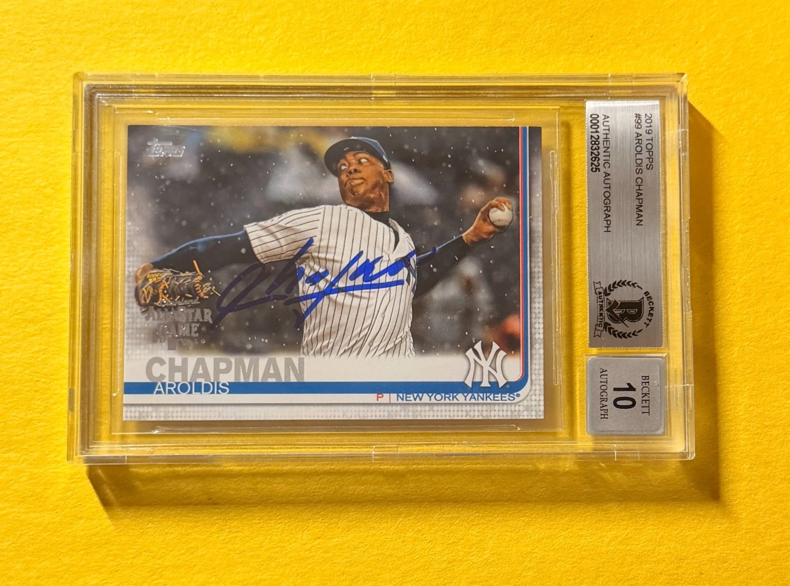 2019 TOPPS AROLDIS CHAPMAN #99 SIGNED AUTO CARD BECKETT 10 AUTHENTIC YANKEES
